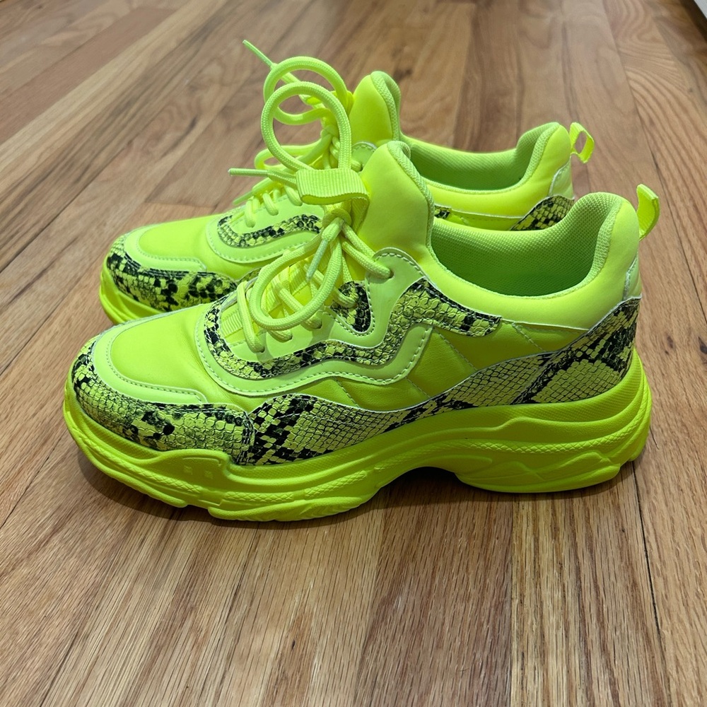 Jessica Simpson Speedy Sneaker